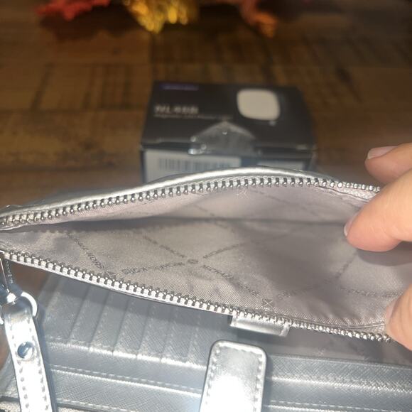 Michael kors Peyton quilted double dip wallet Silver - Picture 4 of 5